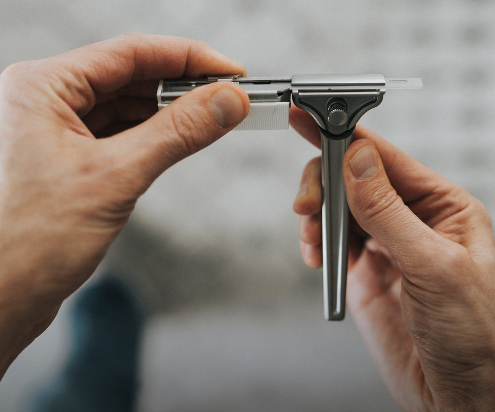How to Load & Replace Your SE Blade